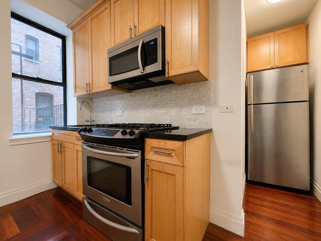 Building Photo - 611 W 137th St