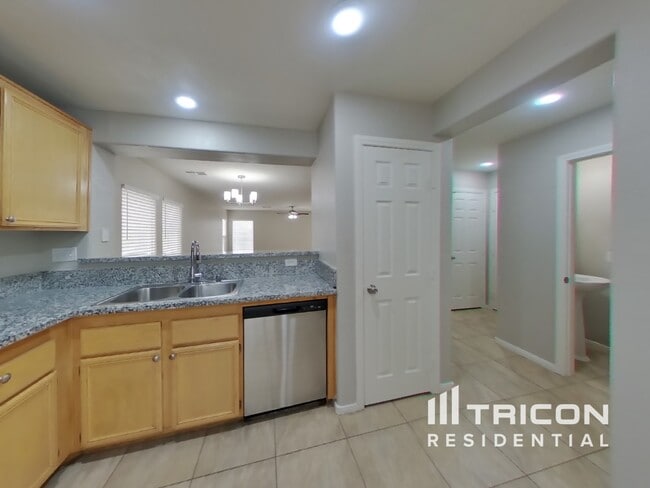 Building Photo - 8974 Spring Peeper Ave