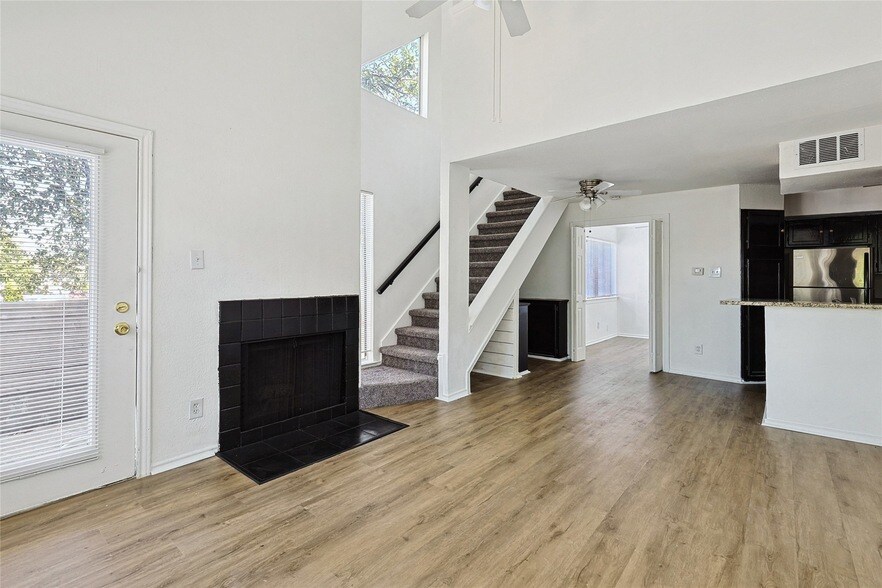 Foto principal - 9809 Walnut St