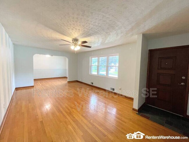 Foto del edificio - 5928 Whitney Blvd