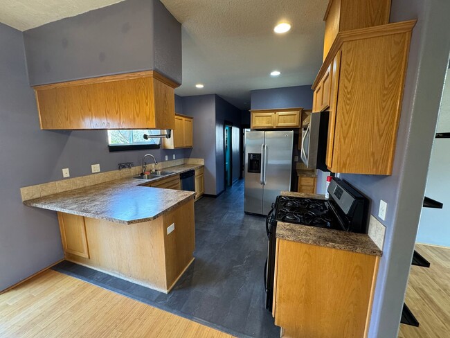 Foto del edificio - Spacious 4 Bedroom Home in SW Corvallis – $2,995/month