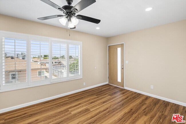 Foto del edificio - 4622 W 149th St