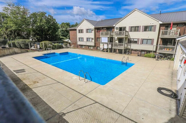 Condo pool - 31 Andrew St