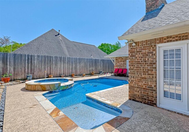 Foto del edificio - 5719 Glen Allen Ln