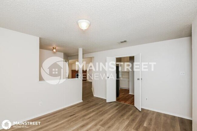 Building Photo - 8332 Cloverglen Ln, Fort Worth, TX 76123