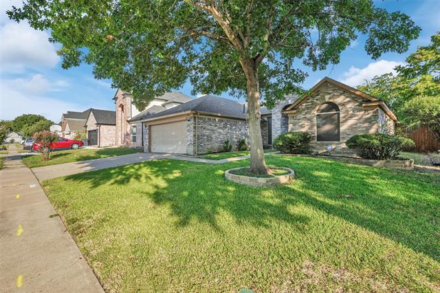 Building Photo - 627 Engleside Dr