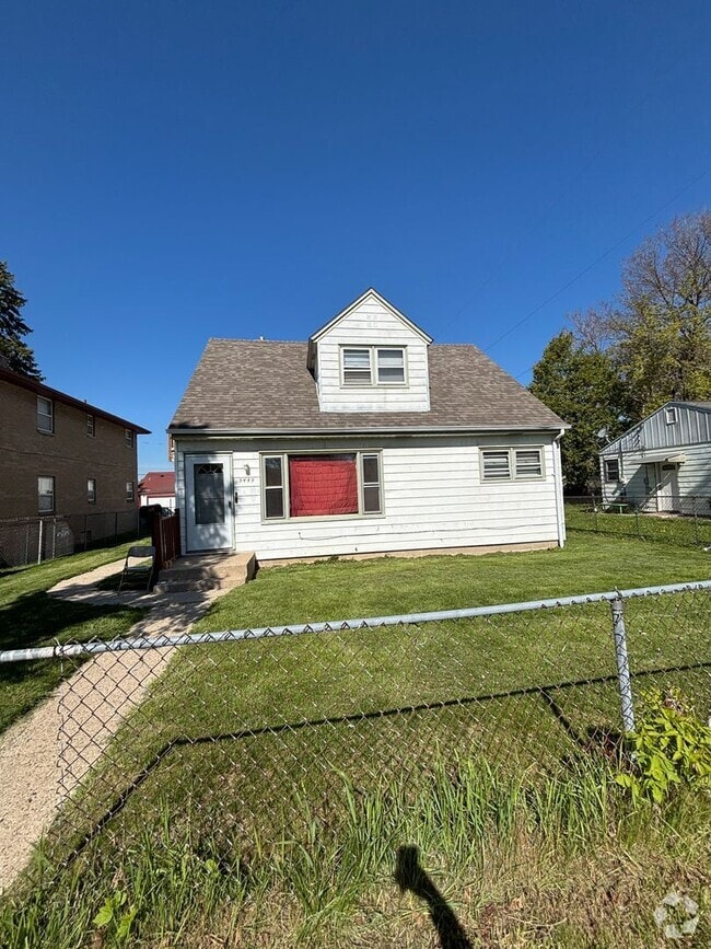 Building Photo - 5449 N 58th St