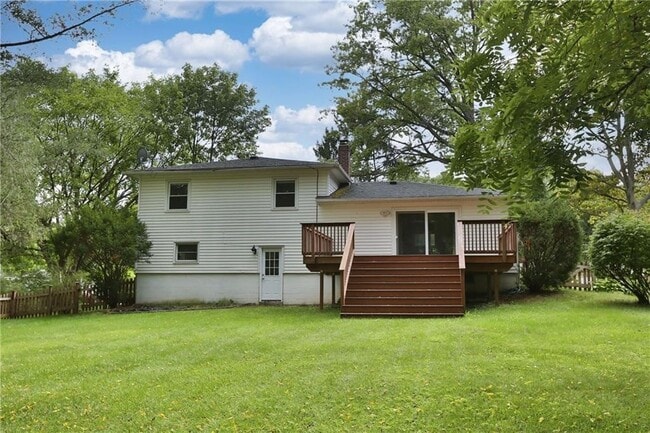 Building Photo - 44 E Jefferson Rd