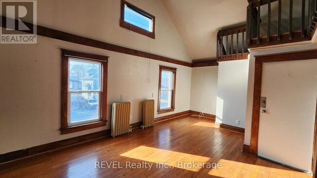 Building Photo - 4784 2nd Ave