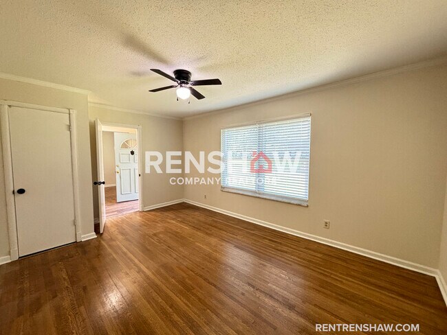 Foto del edificio - 4985 Darlington Dr