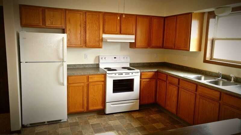 Primary Photo - 995 Meadows Dr