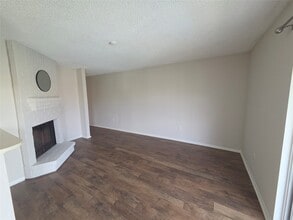 Building Photo - 250 El Dorado Blvd