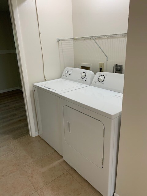 Primary Photo - 410 N Cypress Dr