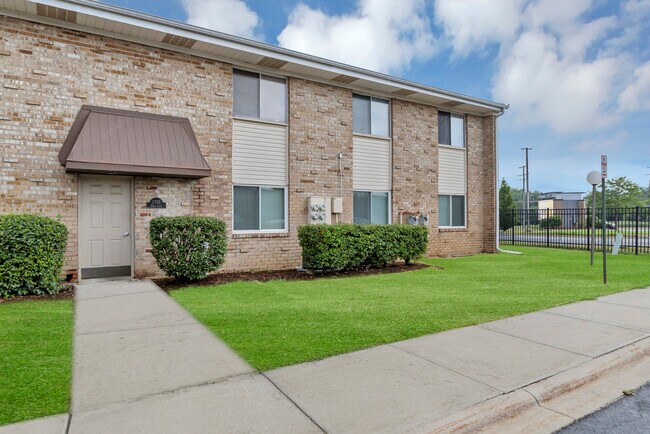 Foto del edificio - 1705 Robin Cir