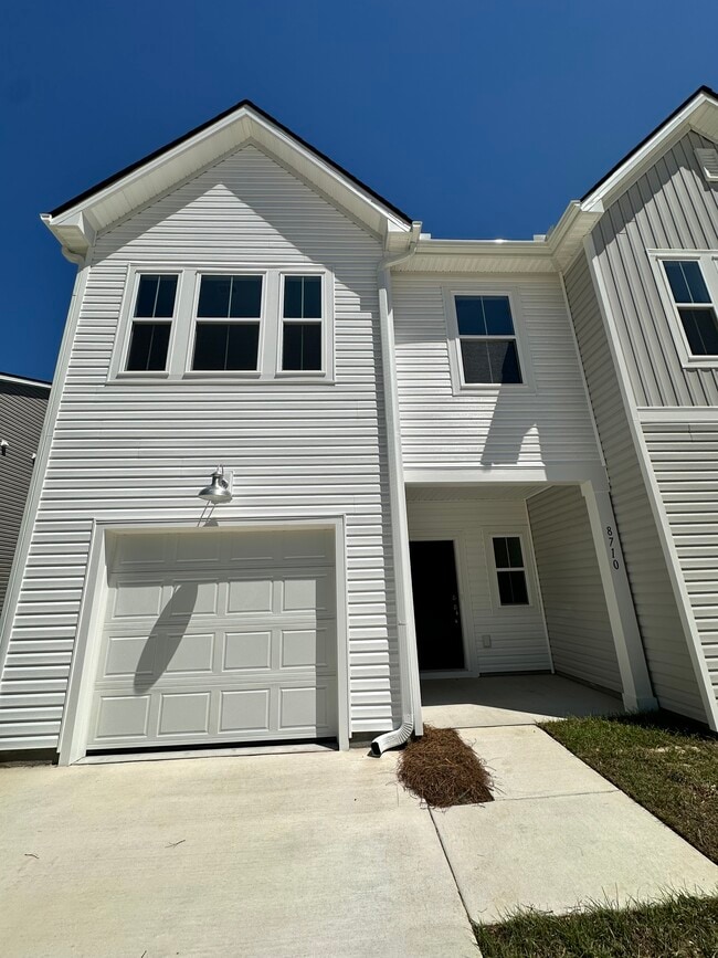 Building Photo - 8710 Silver Perch Ln