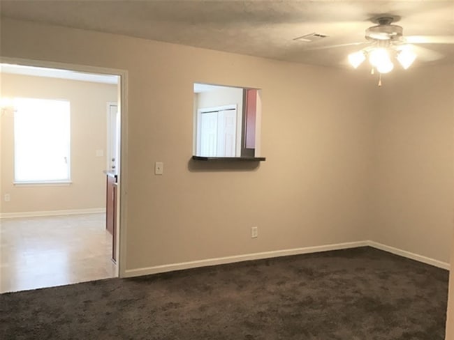 Building Photo - 601 Nixon Way