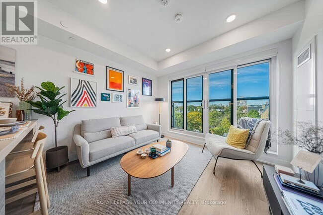 Building Photo - 484 Spadina Ave.