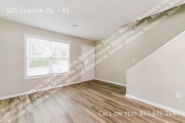 Building Photo - 525 Stinson Dr
