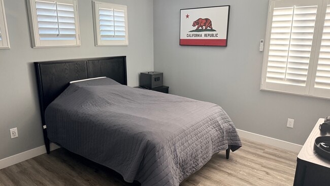 Foto del edificio - 1529 N Pass Ave