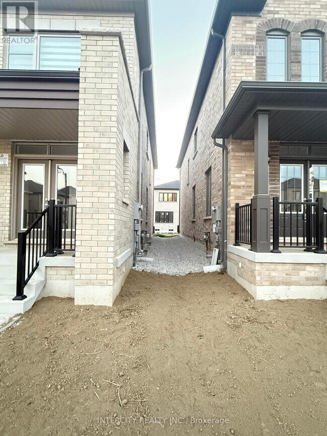 Building Photo - 429 Kennedy Cir W