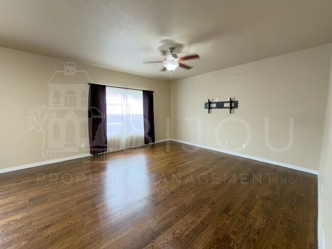 Foto del edificio - 7356 Big Prairie Ct