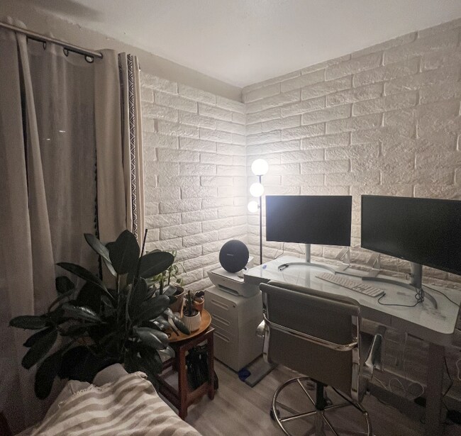Foto del edificio - 3737 E Turney Ave