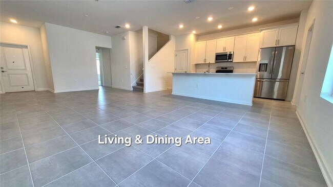 Building Photo - 5603 Ronin Dr