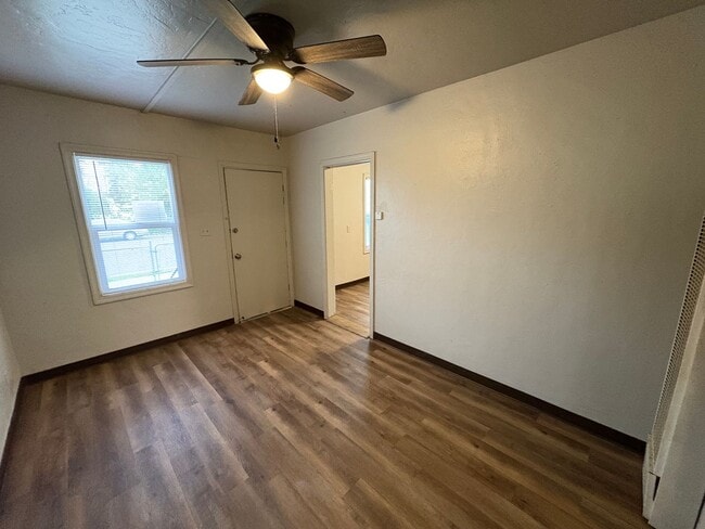 Foto del edificio - Cozy NE Home On Spacious Lot Available Now!