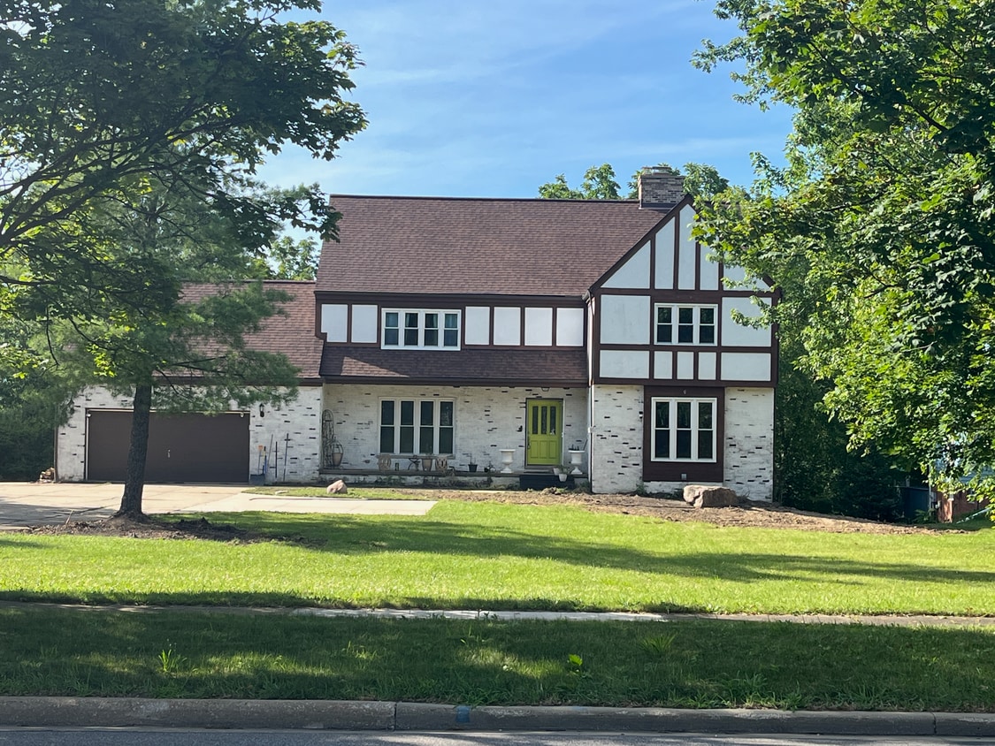Foto principal - 241 W Streetsboro St
