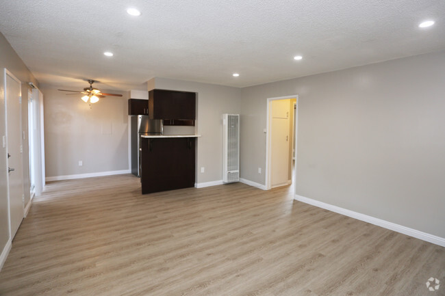 2HAB, 1BA - 826 ft² - Citrus Court