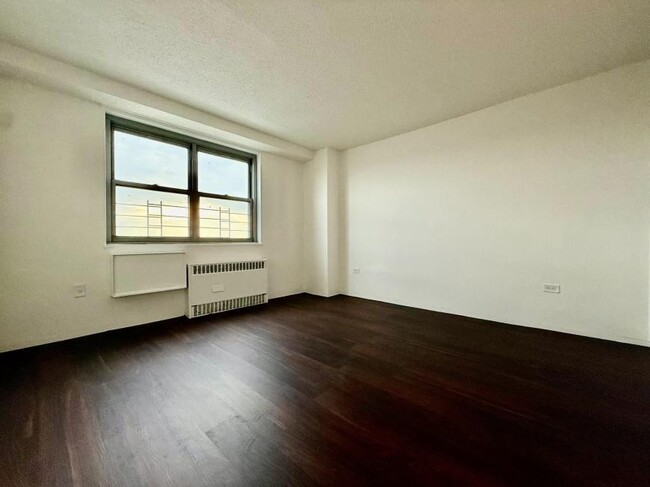 Foto del edificio - 1 bedroom in BRONX NY 10461
