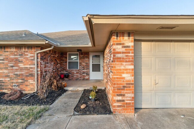 Foto del edificio - 1033 Mabel C Fry Blvd