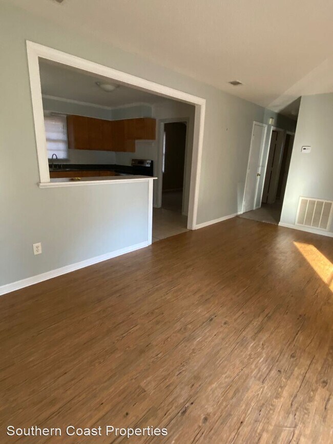 Building Photo - 3 br, 1 bath House - 132 Fowler Street