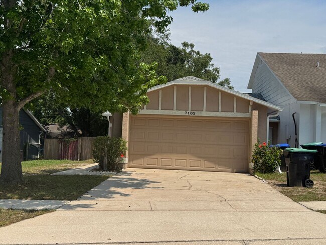 Building Photo - Freshly Updated Home for Lease – Move-In R...