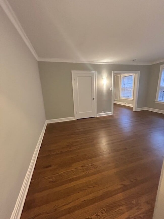 Building Photo - Edgewater Studio with Heat and Cooking Gas...