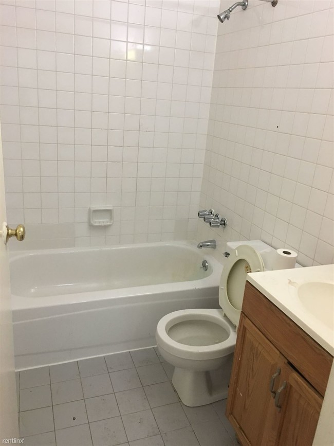 Building Photo - 2 br, 1 bath  - Waldron Ave