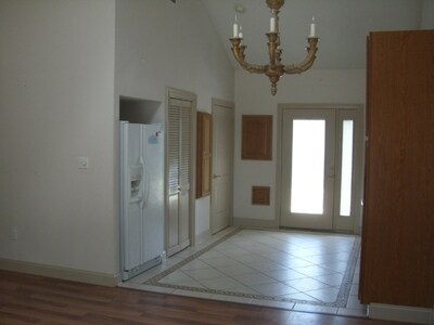 Foto del vestíbulo - 11140 Coates Rd