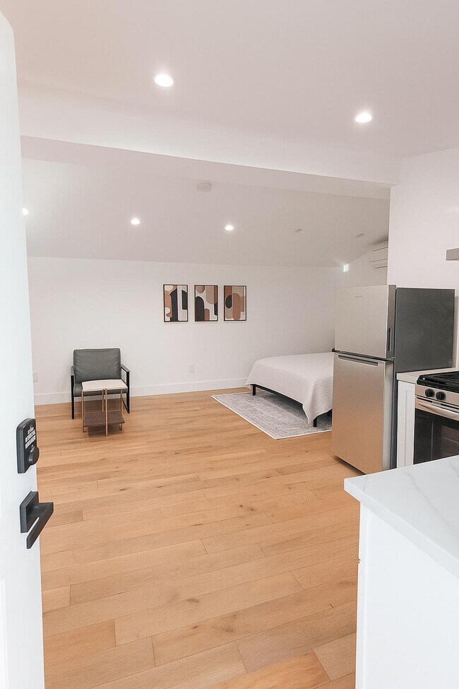 Foto del edificio - 5644 Oso Ave