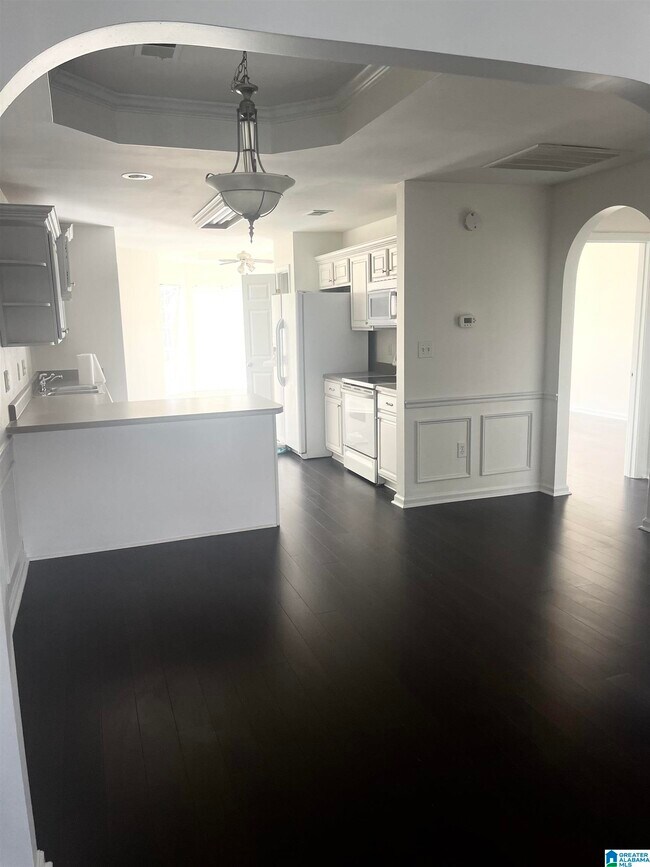 Building Photo - 208 Hidden Cove Cir