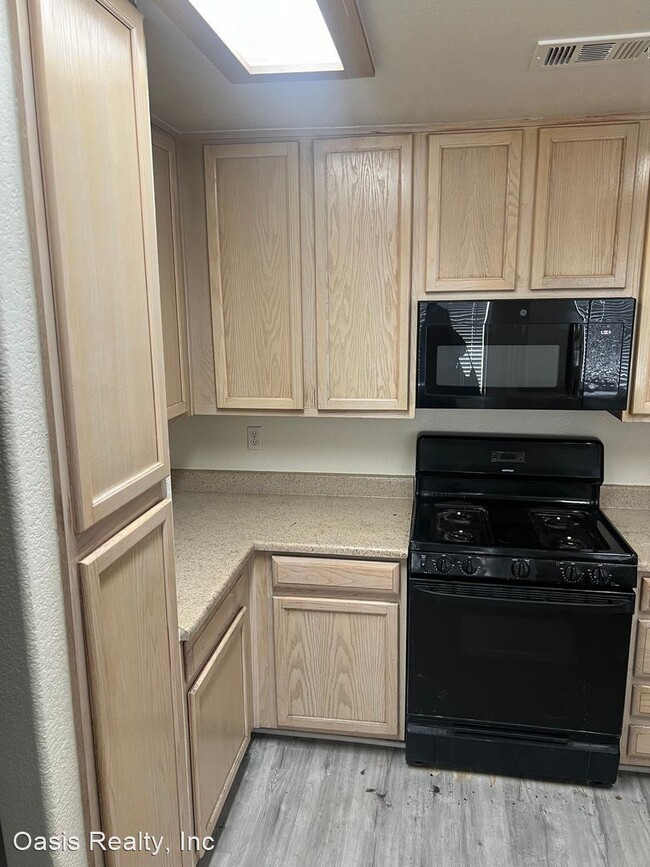 Building Photo - 3 br, 2 bath House - 4201 Blarney Ln. Bldg...