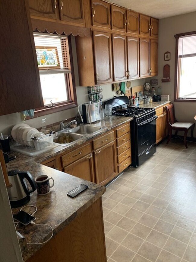 Foto del edificio - Duluth, MN - 4 Bedroom - 1 Bathroom - 2 Ca...