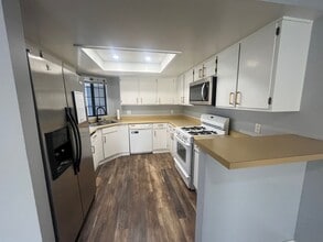 Building Photo - 2220 Exposition Dr