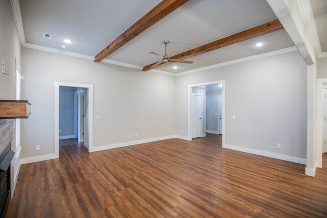 Building Photo - ***1013 Estes Dr.***