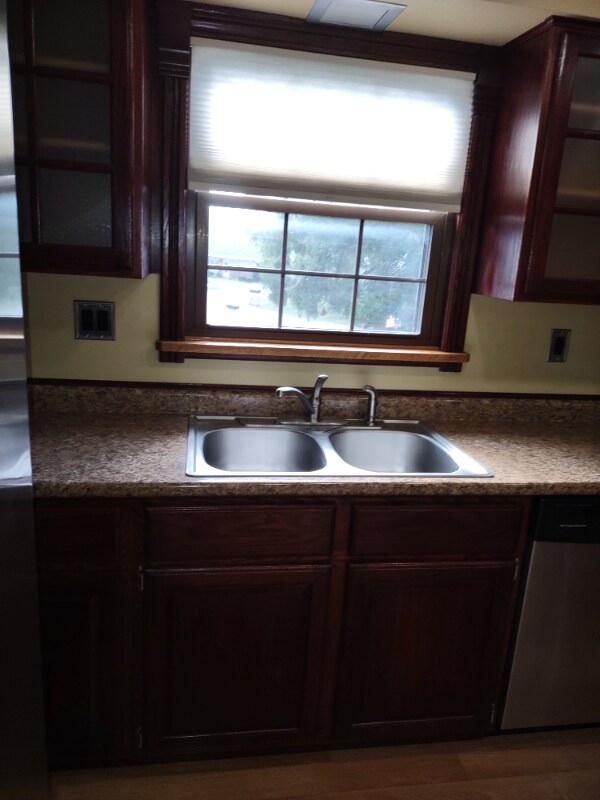 Building Photo - 7644 Brams Hill Dr