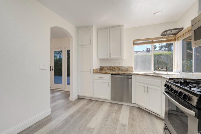 Foto del edificio - 2431 Wine Country Ave