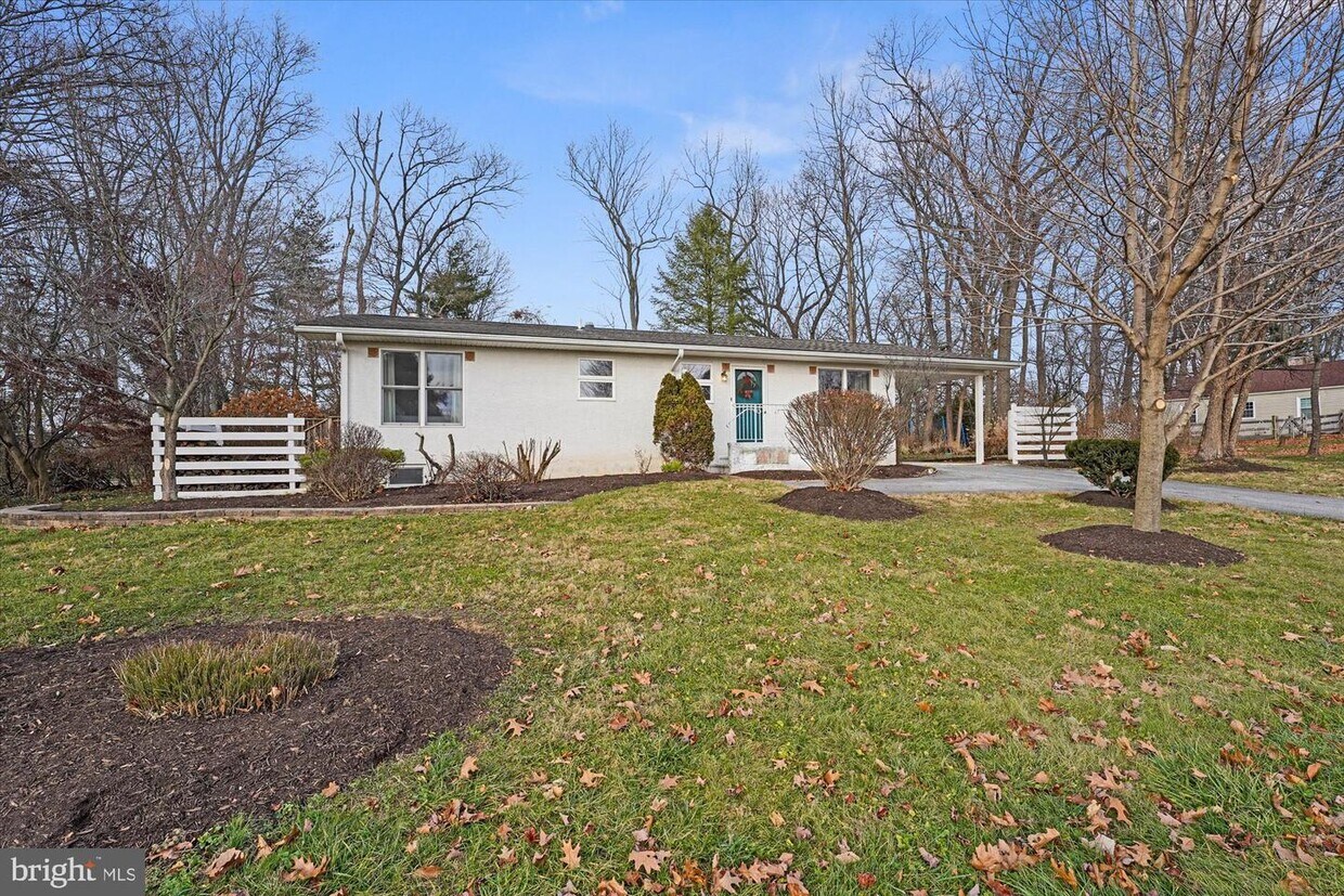 Primary Photo - 1407 Robin Rd