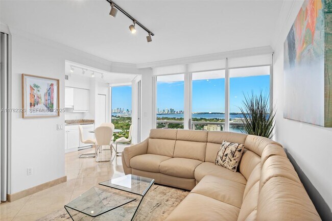 Foto del edificio - 4775 Collins Ave