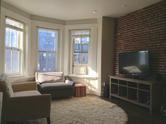 Foto del edificio - 558 Columbus Ave
