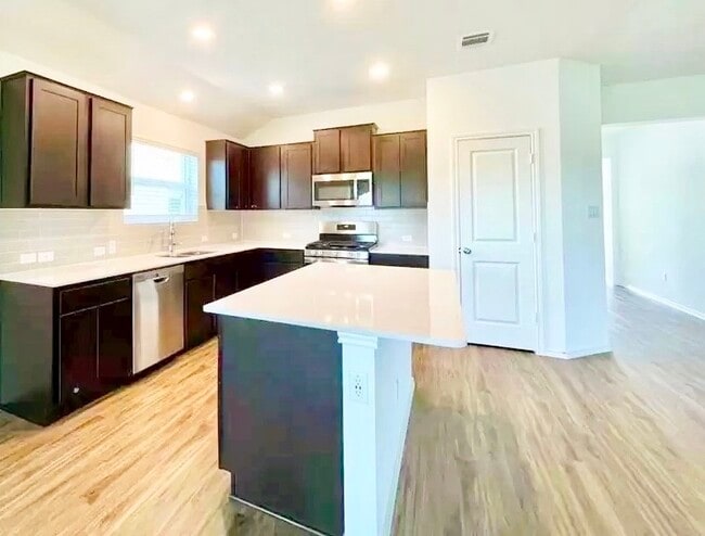 Building Photo - 217 Coventry Dr