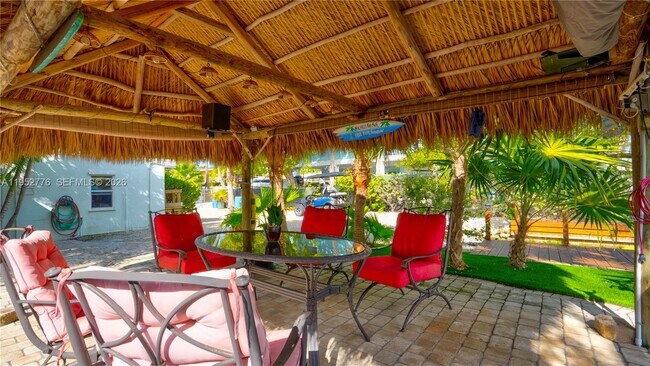 Foto del edificio - 150 Azalea St